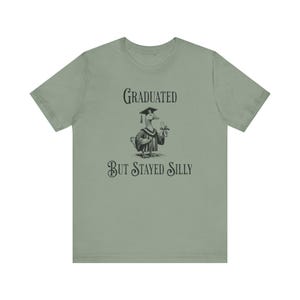 Graduiert aber geblieben Albern Shirt, Dumme Gans Shirt, lustiges grad Shirt, College High School Graduate Geschenk, lustiges Gans Shirt, Abschlussgeschenk Bild 7