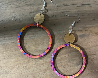 Color splashed wood hoop earrings