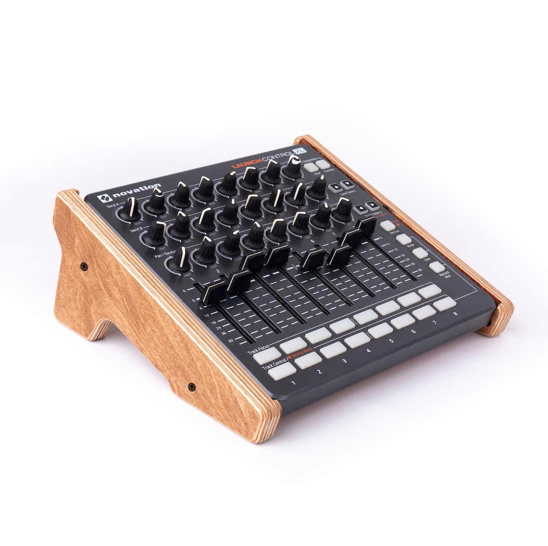 Novation 取り外せれ Launch Control XL コントローラー Novation 取り外せれ Launch Control XL コントローラー