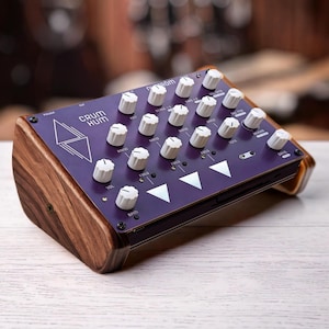 Suporte de madeira Nystrom CrumHum Walnut