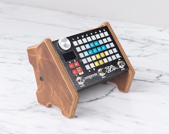 Empress Effects Zoia Wooden Stand in Tow Diffrent Angles / Zoia Satnd / Synthesizer Stand