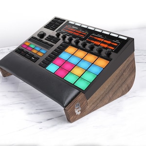 Native Instruments Maschine Custom stand with wrist pad rack solid Walnut wood // desktop rack for Maschine Plus or MK3