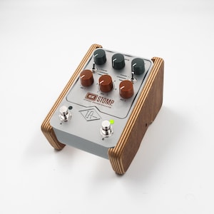 Universal Audio UAFX Pedals Wooden Stand , UAFX Stand, FX Pedal Stand, Pedalboard