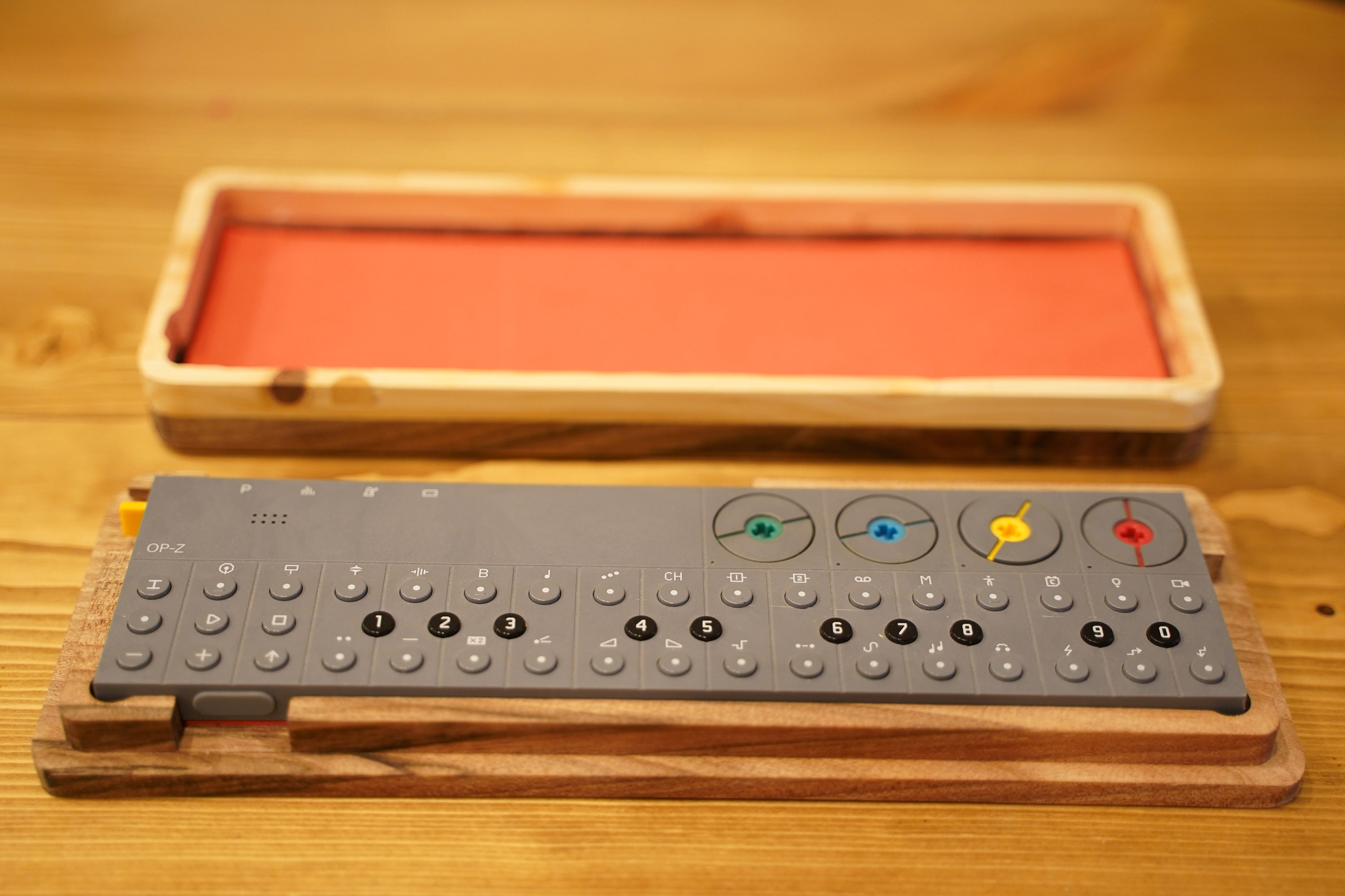 Teenage Engineering op-1※木製ケースのみ OPZ Solid Walnut Wood Case / Teenageengineering OPZ