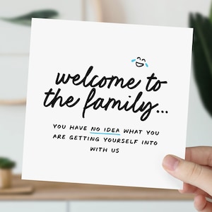 Bienvenue dans la carte famille | Félicitations pour votre carte de fiançailles | Meilleure amie fiancée | Carte de félicitations drôle | Fille, fils, soeur,