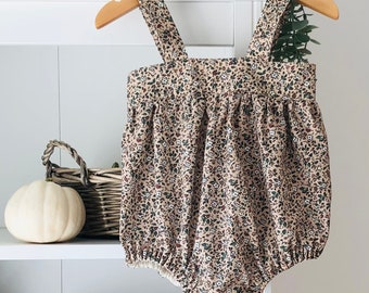 Ditsy Floral Beige Romper//Baby girl romper, Bubble romper, Baby girl outfit, Handmade