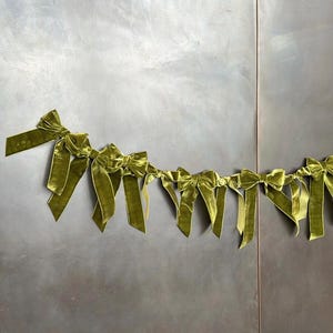 Velvet Bow Garland – Perfect for Weddings, Holidays, Birthdays, Showers & Parties
