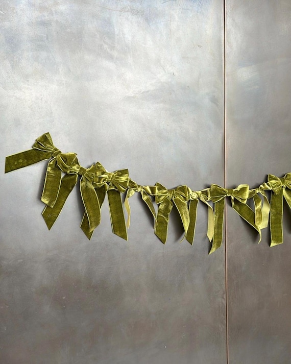 Handmade Velvet Bow Garland: Party & Wedding, Event Ribbon Decor