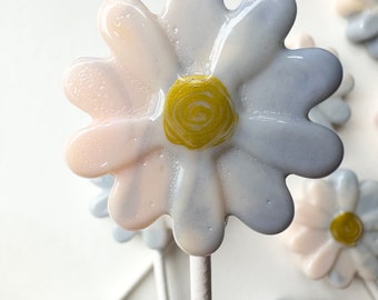 Bubblegum Daisy Lollipops