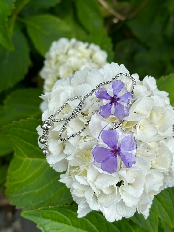 Jewelry set made of real purple flower flocks and silver clasp Unique flower jewelry purple and silver garden