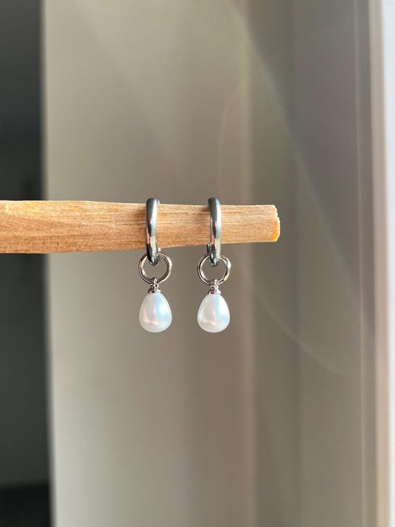 Hoop earrings in silver stainless steel with white artificial pearl hanging earrings