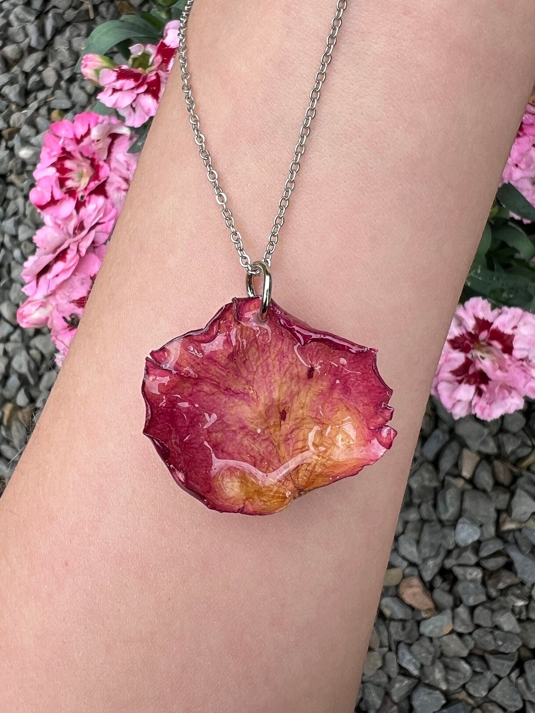 Petals necklace discount