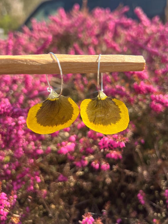 Hoop earrings with real flowers yellow pansies hand-picked blossoms real flower jewelry violets