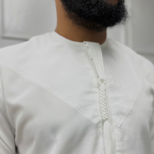 Emirati Omani Thobe with Zip and Tassel (Off-White)