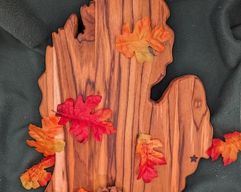 Michigan state-shaped Teak Charcuterie or Cutting Board, Serving Tray, personalized