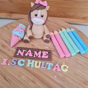 Einschulung Fondant Figuren Pony mit süße Schultüte Wahlweise mit Stifte,Bücher u. Lineal mit Name Erste Schultag Schultüte Tortendekoration Bild 9