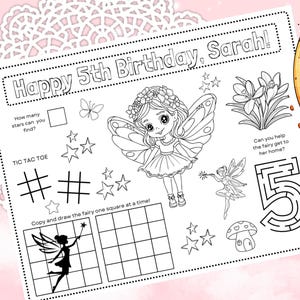 Może przedstawiać: Czarno-biała, drukowalna strona do kolorowania z motywem wróżki. Strona zawiera grę w kółko i krzyżyk, labirynt, zadanie polegające na policzeniu gwiazdek oraz zadanie polegające na kopiowaniu i rysowaniu. Tekst na stronie brzmi "Happy 5th Birthday, Sarah!"