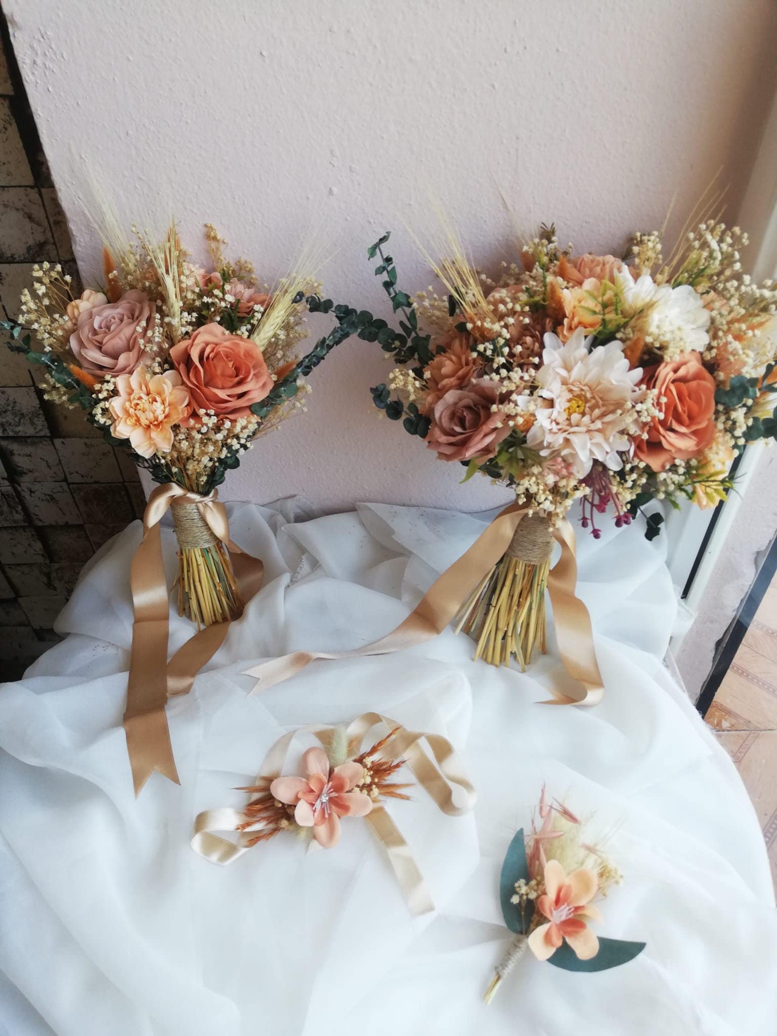 オレンジのドライフラワーウェディングブーケセット：素朴なボヘミアン