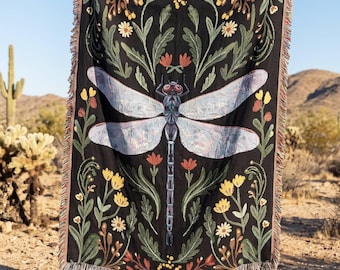 Manta tejida con estampado botánico de libélulas y flores silvestres para decoración de jardines y hogares, y como idea de pared para el solárium.