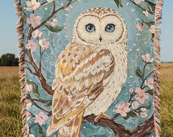 Coperta tessuta a forma di gufo, fiori di melo, arazzo d'arte mistica, decorazione folcloristica, regalo per gli amanti dei gufi, estetica incantata, estetica medievale, coperta magica