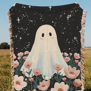 Cozy Ghost Blanket Spooky Season Woven Tapestry for Halloween Dark Cottagecore Decor Cute Ghost Throw for Witches Floral Ghostly Blanket