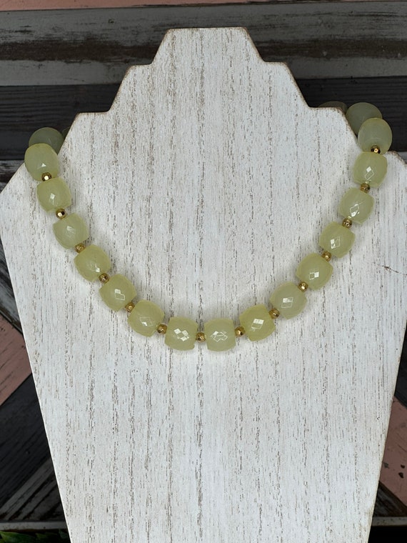 Jade green vintage beaded necklace