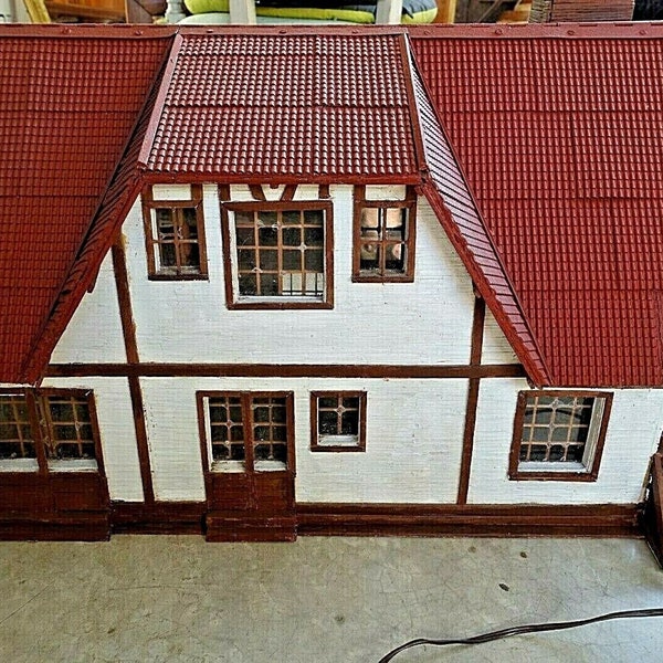 beautiful old vintage dollhouse 60