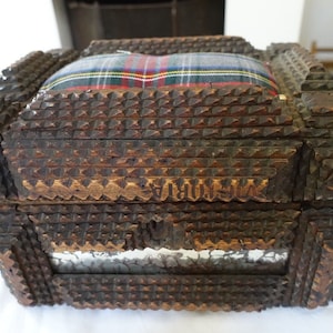 Tramp art jewelry box / couture wooden sewing tramp art box