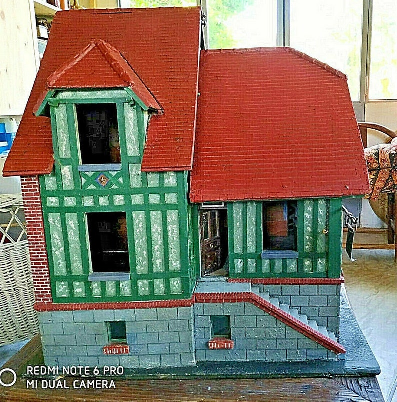 Vintage Puppenhaus XIX altes Welpenhaus Tudor Normand handgefertigt Bild 1