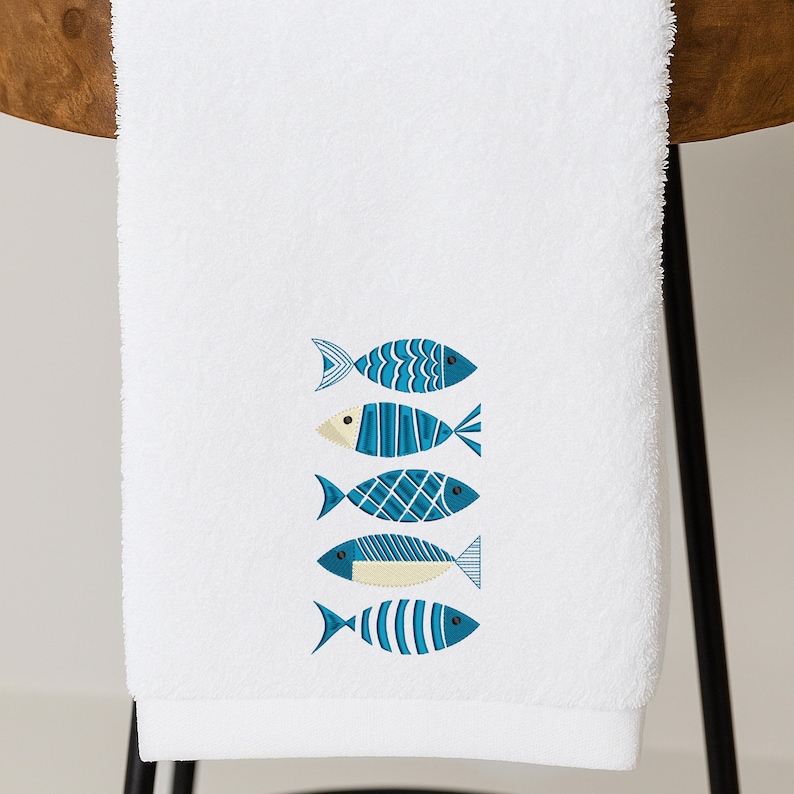刺繍機用の装飾的な魚の刺繍デザイン5つ。4つのサイズ 画像 9