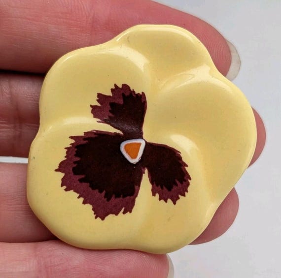 Vintage 1981 Avon Ceramic Pansy Flower Brooch /Pin