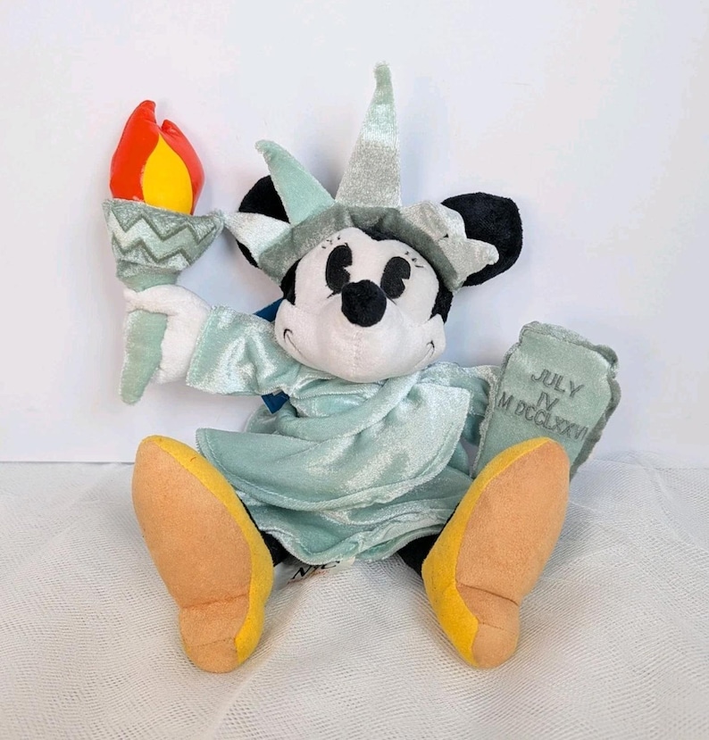 Vtg NYC World Of Disney Minnie Mouse Statue of Liberty Beanbag Plush 12" NEW image 1