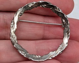 Vintage Beau Sterling Silver 925 Twisted Open Circle Scarf Brooch / Pin