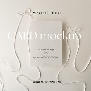 Minimal Karte Mockup Flatlay mit Weißen Ribbon Bögen | Skurriles Hochzeits-Briefpapier Mockup | Modernes kokettes ästhetisches Einladungs-Mockup