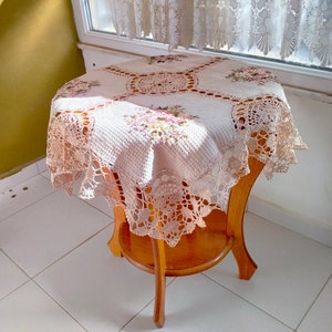 Embroidered lace tablecloth, gift,lace tablecloth , vintage, handmade lace tablecloth.thanksgiving day.