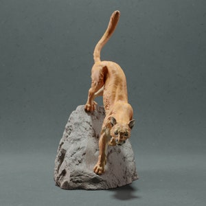 Snow Leopard / Mountain Lion / Medium Beast / DnD / 5e / Frostgrave / Pathfinder / Animal Den Miniatures