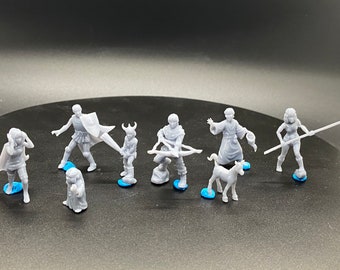 Heroes of the Realms (6 Classes plus a few &quot;helpers&quot;) / Dungeons and Dragons / Pathfinder / 5e /  Cartoon / Monstrous Encounters