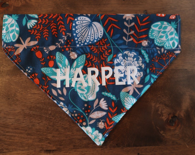 Flower Dog and Cat (Over the Collar) Personalized Bandana / Pet Scarf – PawsMidwest