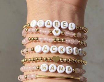 Personalisiertes Namensarmband für Mama – Valentinstagsgeschenk, individuell gestaltetes Perlenarmband, bedeutungsvoller Schmuck von der Tochter, handgefertigtes Erinnerungsstück