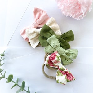 Baby Bow Stirnband 5er-Pack: Leinen Blumenschleifen, weiche Nylon Stirnbänder