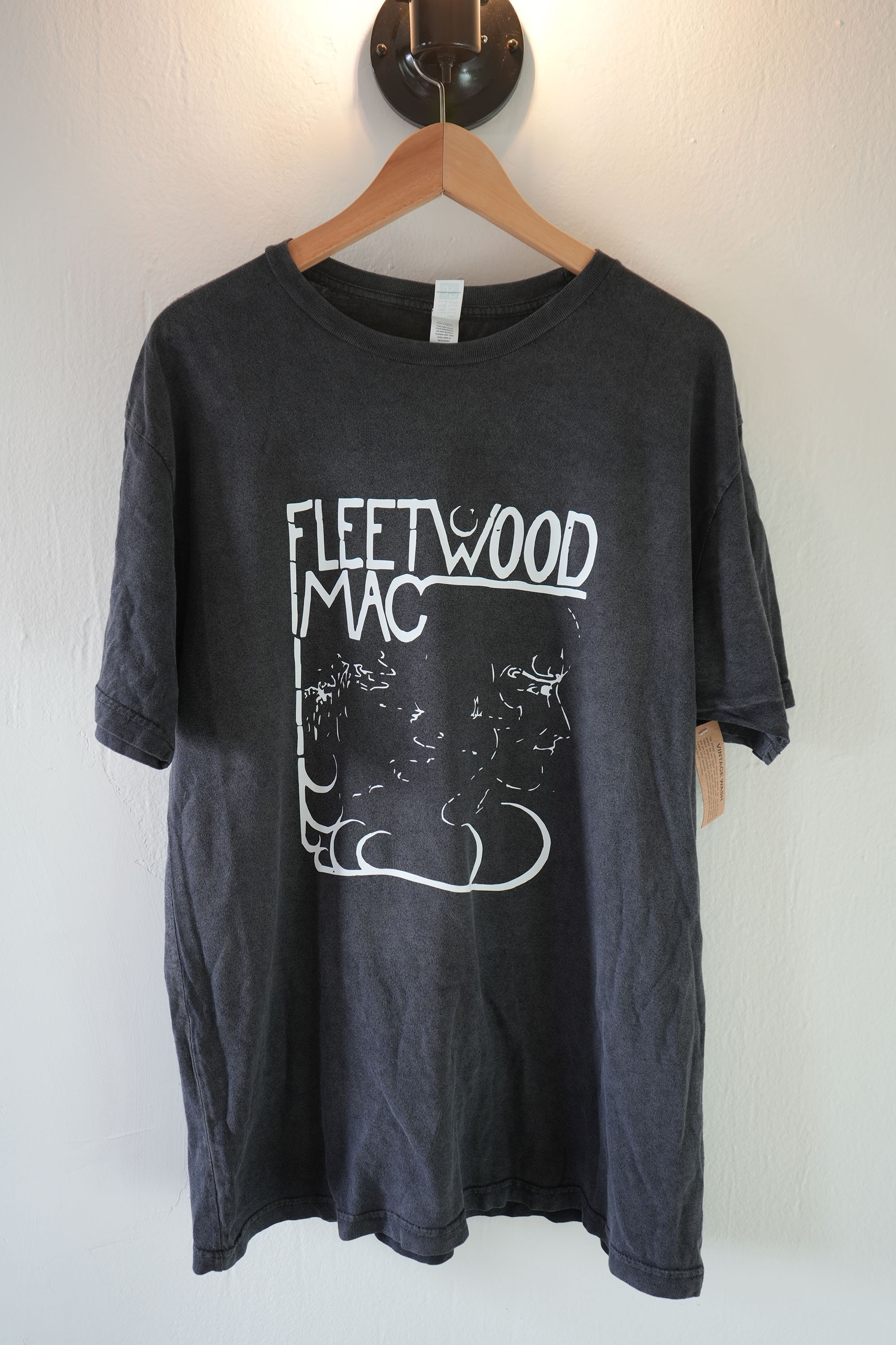 Discover Unisex Retro Fleetwood Mac T-Shirt