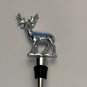 Unleash Elegance: Reindeer-Inspired Bottle Stoppers for Distinctive Spirits!