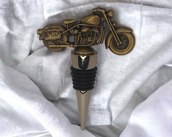 Unique motorcycle bottle stopper. A must have for all motorbike fans either an owner or as a gift this bottle stopper is a must have!