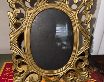Vintage Ornate Brass Picture Frame | 9x8 Inch Oval Photo Frame | Antique-Style Baroque Decor