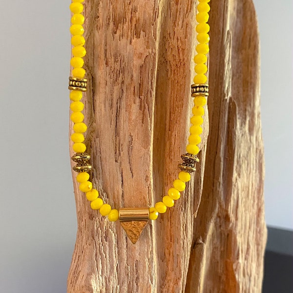 Collier de perles vitaminé jaune pour l’été fait main