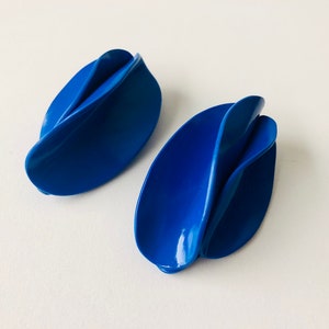 Blue Petal Earrings, flower Clay earrings, unique bold earring, gift mum, bold oversized earrings, Unique Geometric Edgy earrings image 8