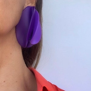 Purple Petal Earrings, flower Clay earrings, unique bold earring, gift mum, bold oversized earrings, violet studs image 4