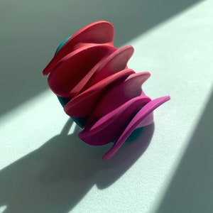 Flower ring, red pink ombre bold ring, colorful ring, oversized ring, cocktail ring