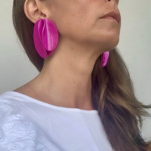 Magenta Petal Earrings, flower Clay earrings ,unique bold earring, gift mum, bold oversized earrings , Unique Geometric Edgy earrings image 7