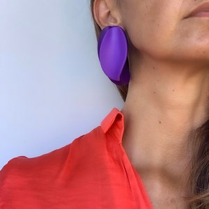 Purple Petal Earrings, flower Clay earrings, unique bold earring, gift mum, bold oversized earrings, violet studs image 2